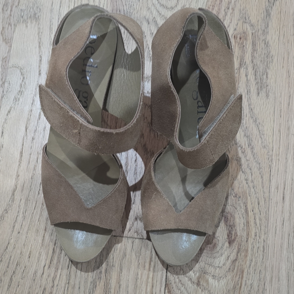 Beautifully crafted Pedro Garcia suede sandals in a rich brown tone. 8.5
